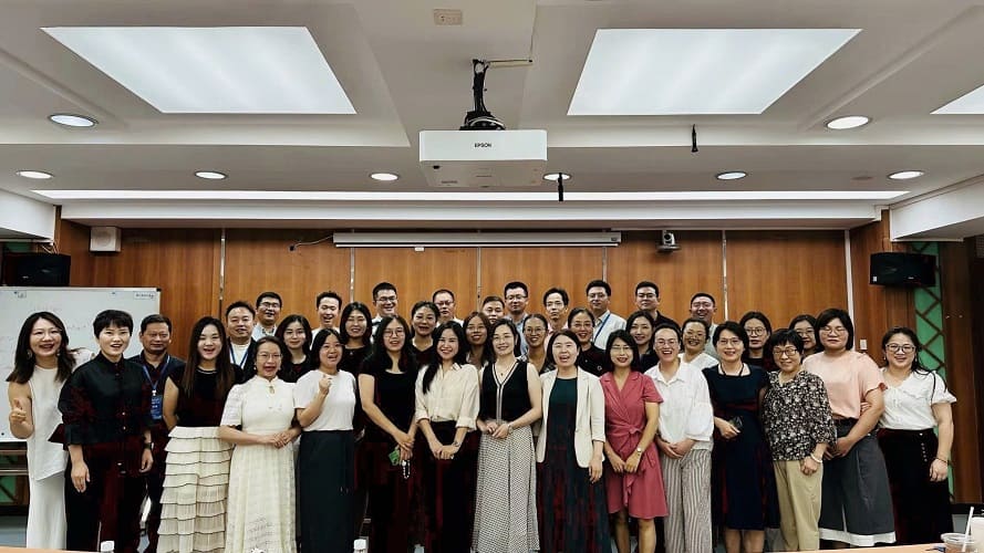 tien si luat su le thi dung chia se toan dien phap ly dau tu viet nam voi cong dong luat su trung quoc tai truong dai hoc ngoai ngu ngoai thuong quang dong 1 Tiến sĩ. Luật sư Lê Thị Dung Chia Sẻ Toàn Diện Pháp Lý Đầu Tư Việt Nam Với Cộng Đồng Luật Sư Trung Quốc tại trường Đại Học Ngoại Ngữ Ngoại Thương Quảng Đông