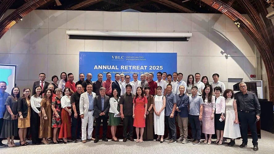 Tiến sĩ – Luật sư Lê Thị Dung tham gia chia sẻ ý kiến tại Hội nghị VBLC 2025