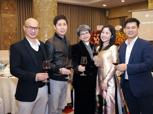 Tiến sĩ, Luật sư Lê Thị Dung - giám đốc công ty Luật Siglaw giao lưu tại Câu lạc bộ Luật sư Thương mại Quốc tế Việt Nam