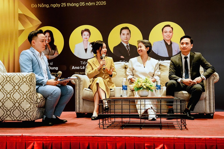 Tiến sĩ, Luật Sư Lê Thị Dung tại tọa đàm Xây dựng lợi thế cạnh tranh bằng tài sản vô hình